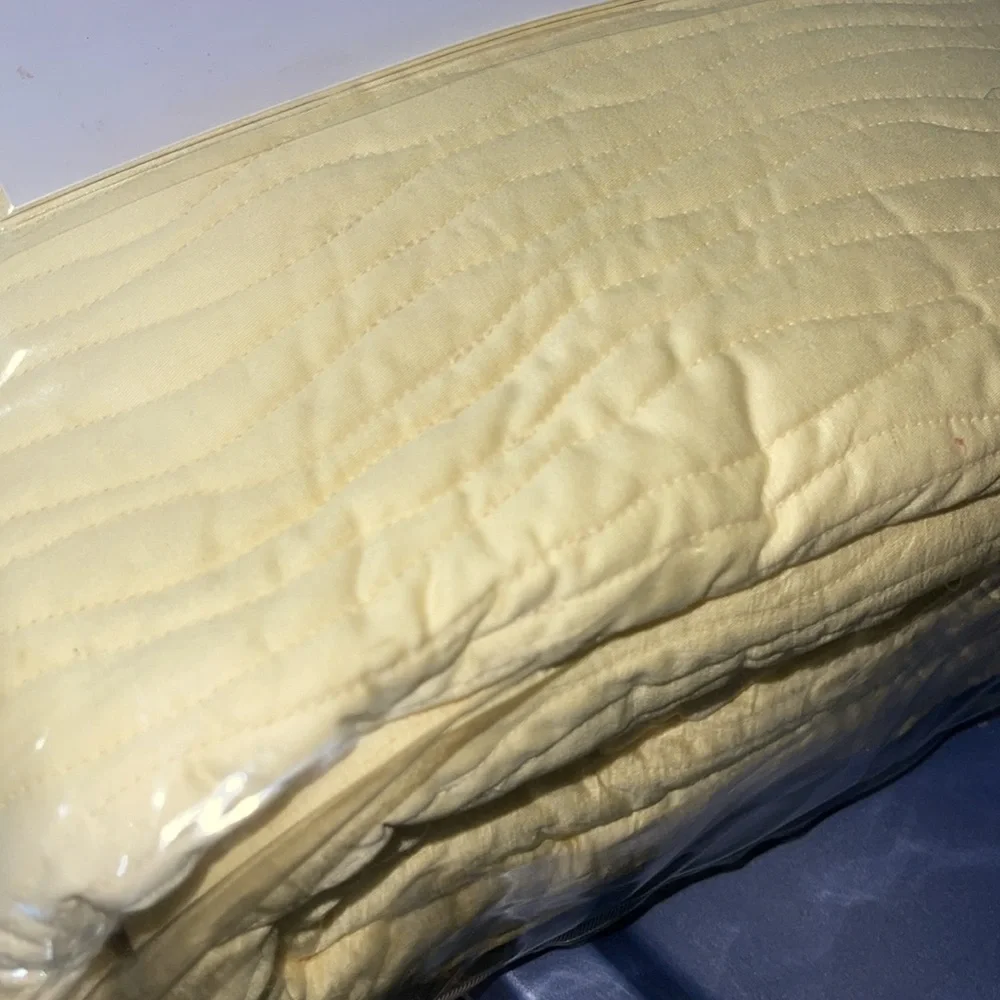 STYLE & CO. HOME WAVE KING QUILT NWT 
YELLOW 106x96 i - Picture 4 of 6